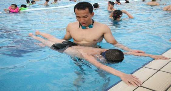 Cần trang bị kỹ năng bơi lội cho trẻ